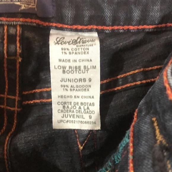 𝅺levi’s signature juniors 9, button fly, like new! - Picture 5 of 8
